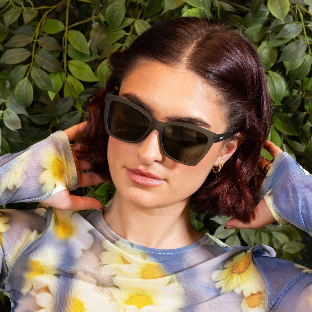 "Garnish Me In Greens" Polarized Pop G Sunglasses
